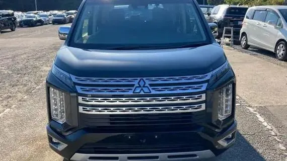2026年9月_兵庫県_三菱_デリカD5_2022年式_2,051km_232.6万円_事故車の買取実績