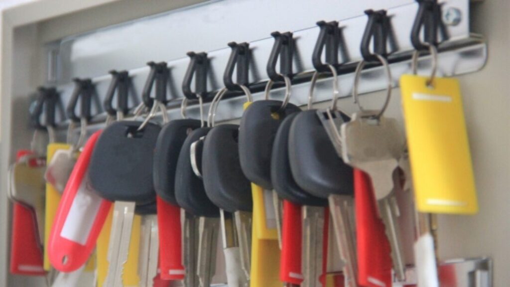 安全性の高い車ランキングとメーカー別選び方解説 4 | 車買取のソコカラ 車の鍵