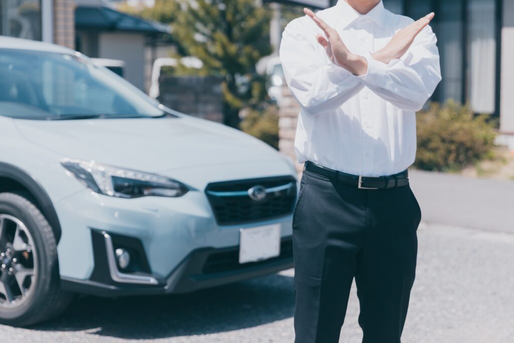 27395741_m | 車買取のソコカラ 車が故障して乗れなくなり、諦めた男性