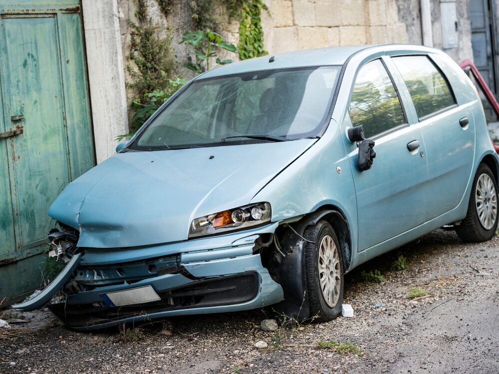 放置自動車 | 車買取のソコカラ 放置自動車