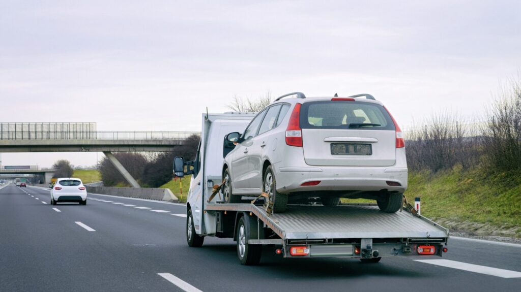レッカー | 車買取のソコカラ レッカーを頼むべきシチュエーション