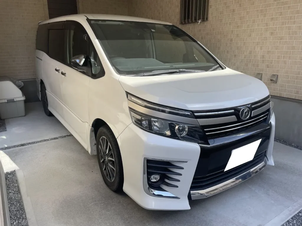 ヴォクシー車検切れ2017年式 | 車買取のソコカラ 車検切れのヴォクシー・2017年式。買取価格