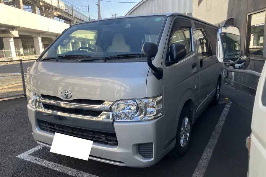 ソコカラで買取したハイエースバン2019年式の買取事例写真