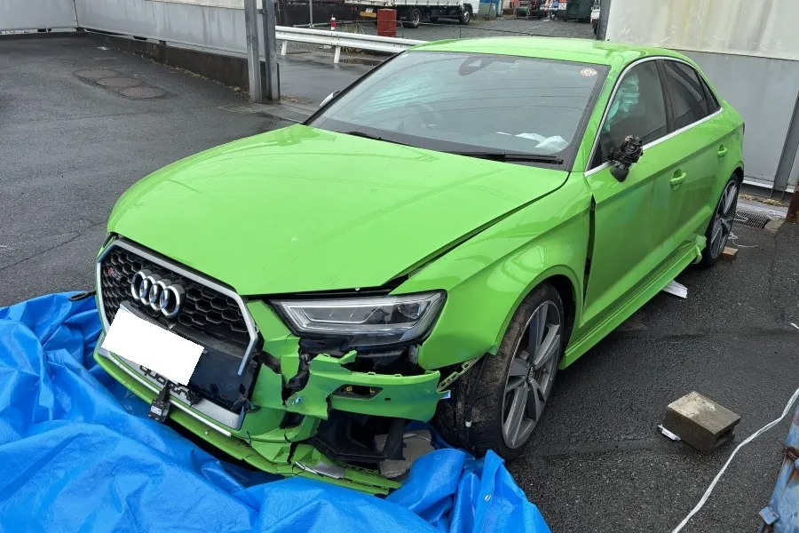 アウディ RS3 セダン
