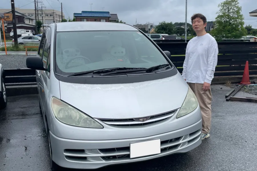 ソコカラで買取したエスティマの買取事例とオーナー様の写真